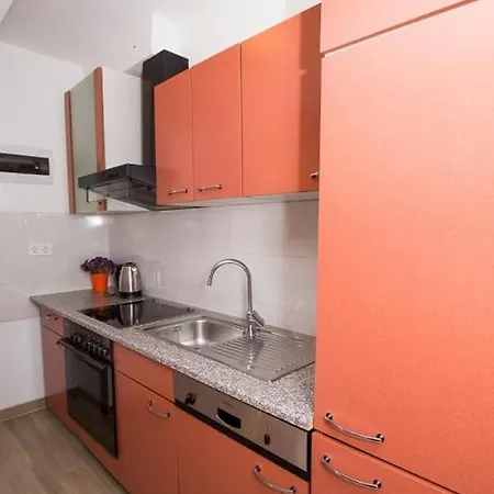 Apartment In With Terrace, Air Conditioning, Wifi, Dishwasher 5146-8 Duce