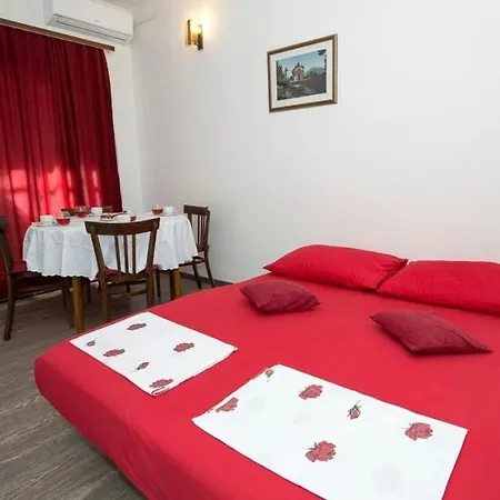 In With Terrace, Air Conditioning, Wifi, Dishwasher 5146-8 * Duće