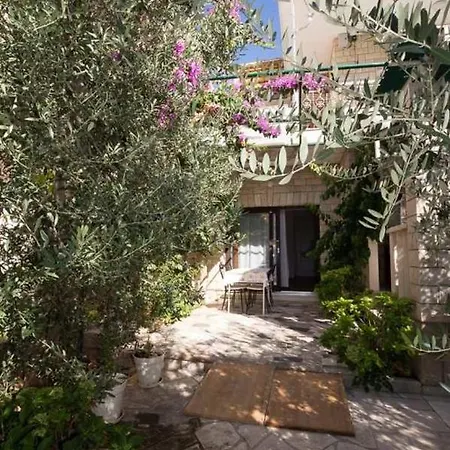 Apartment In With Terrace, Air Conditioning, Wifi, Dishwasher 5146-8 *