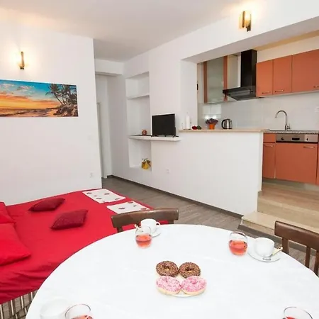 In With Terrace, Air Conditioning, Wifi, Dishwasher 5146-8 *